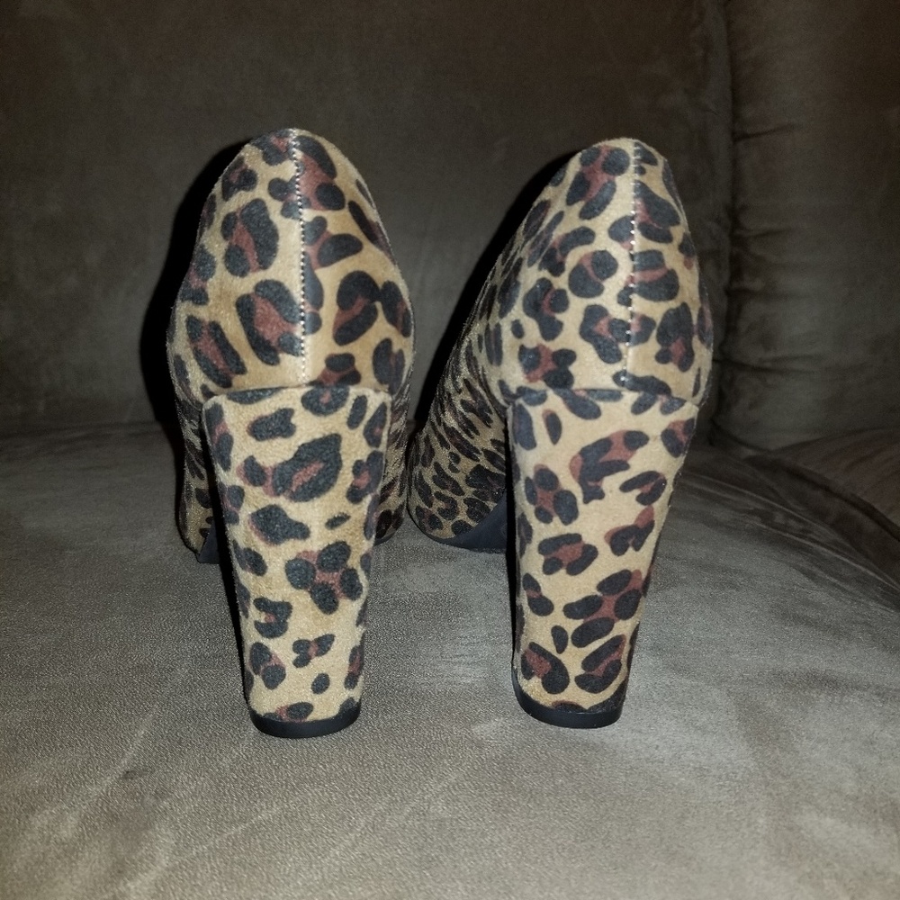 Shoes - Picture 3 of 5